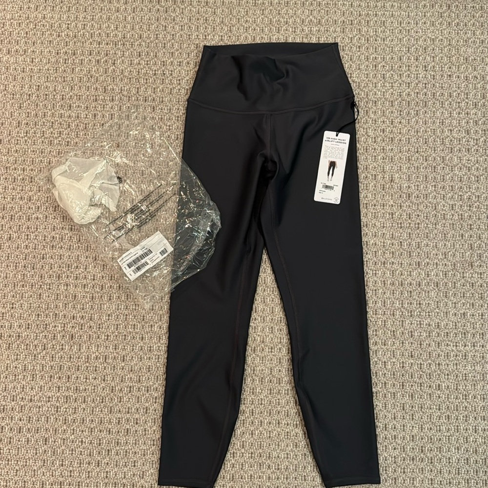 New with tags! Alo 7/8 High-Waist Airlift Legging. Size small. Color-Abthracite.
